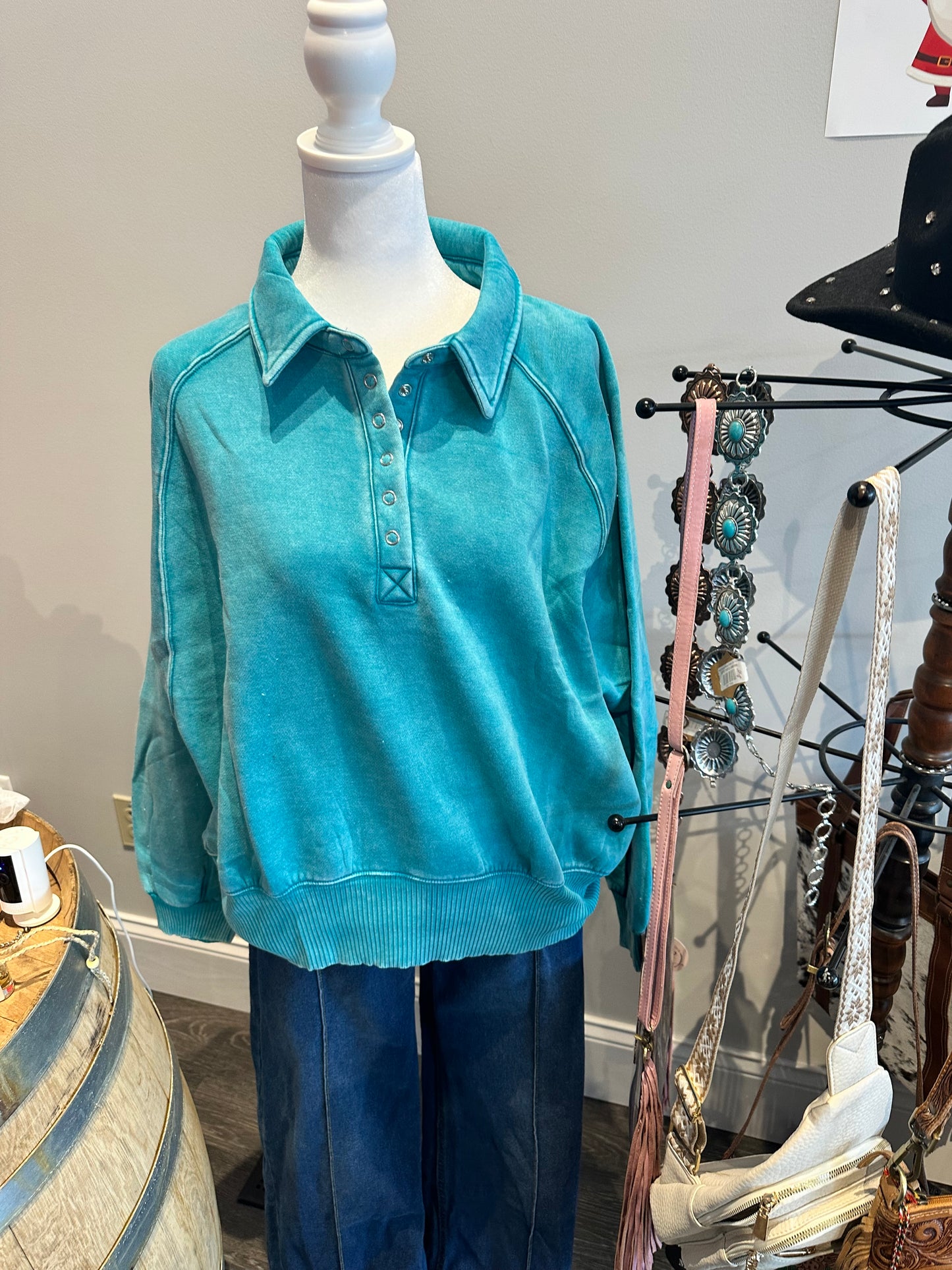 ACID WASH FLEECE BUTTON UP COLLARED PULLOVER