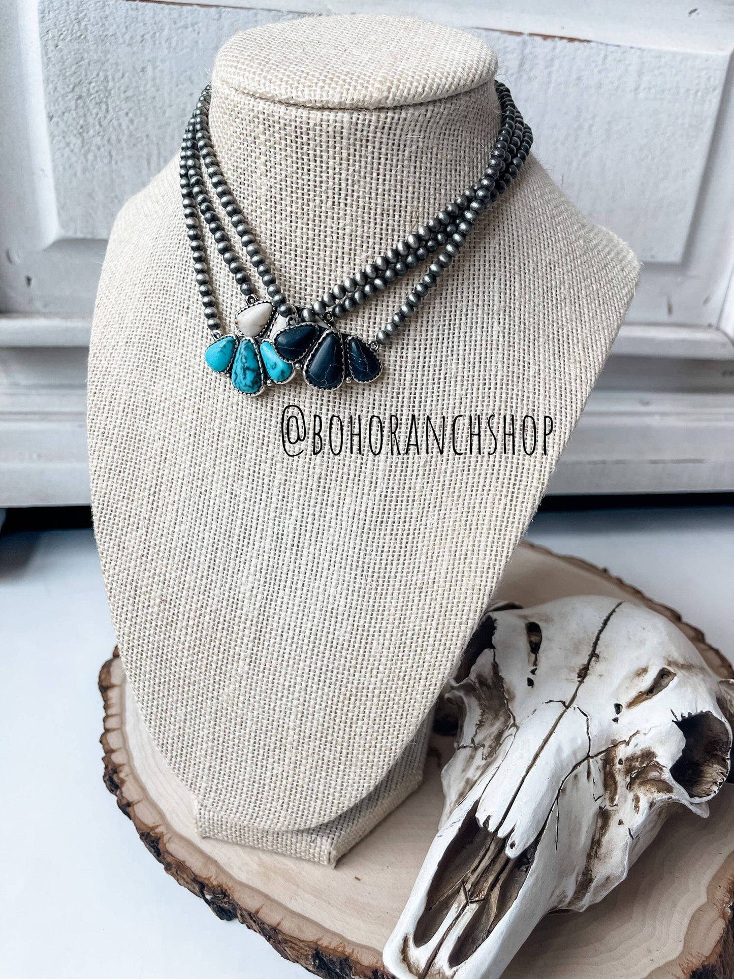 Western Stone Pendant Choker Necklace