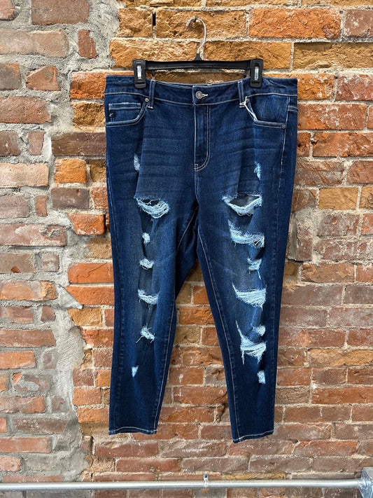 Kancan Curvy "Romain" Distressed Ankle Skinny