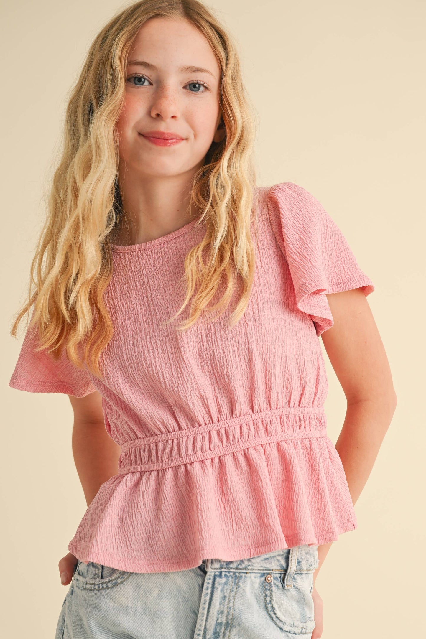 ROUND NECK FLUTTER SLV PEPLUM TOP W/ JULIETTE WAIST