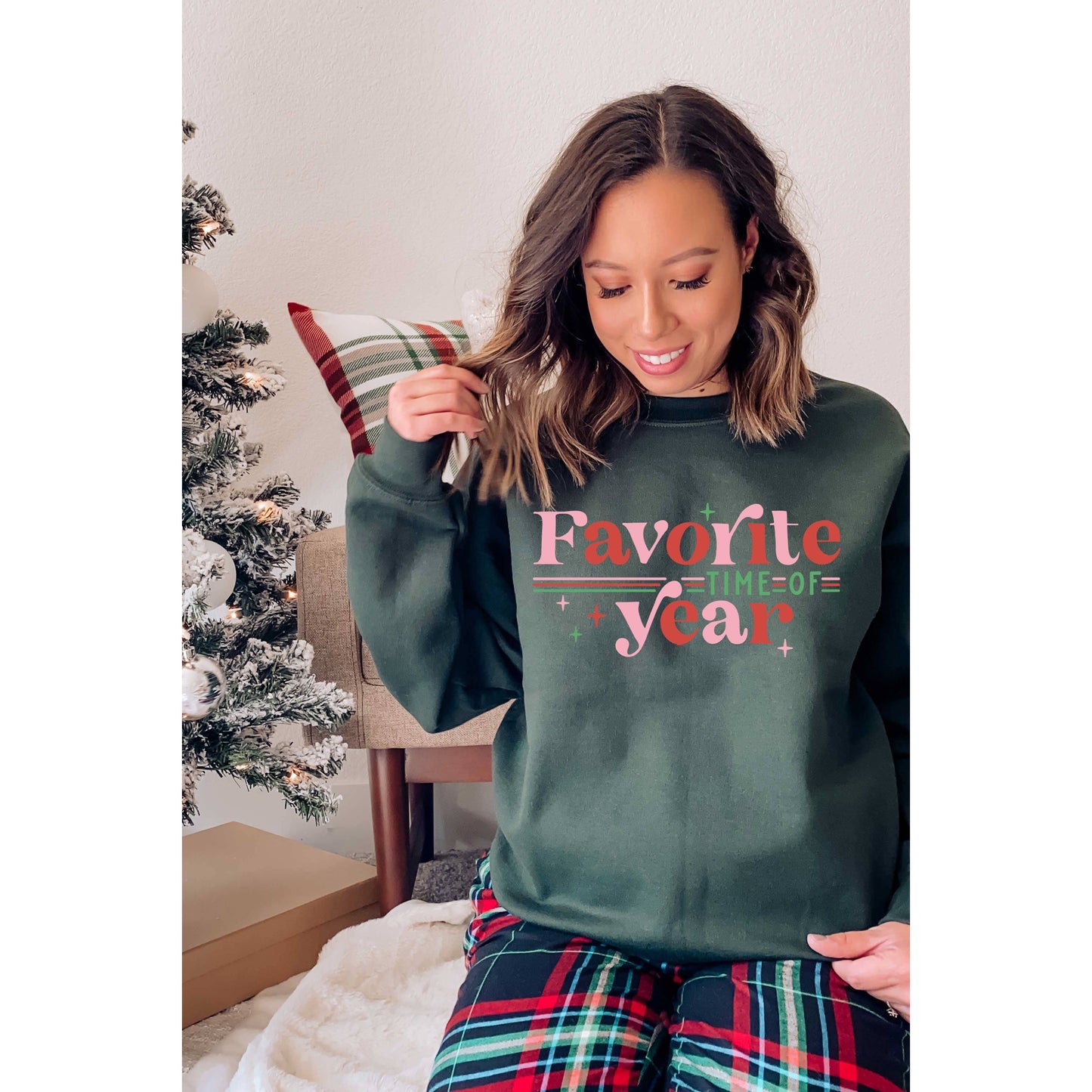 FAVORITE TIME OF YEAR Graphic Sweatshirt